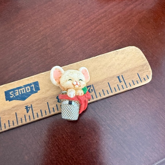 Vintage Jewelry - Vintage 1983 Mouse Brooch